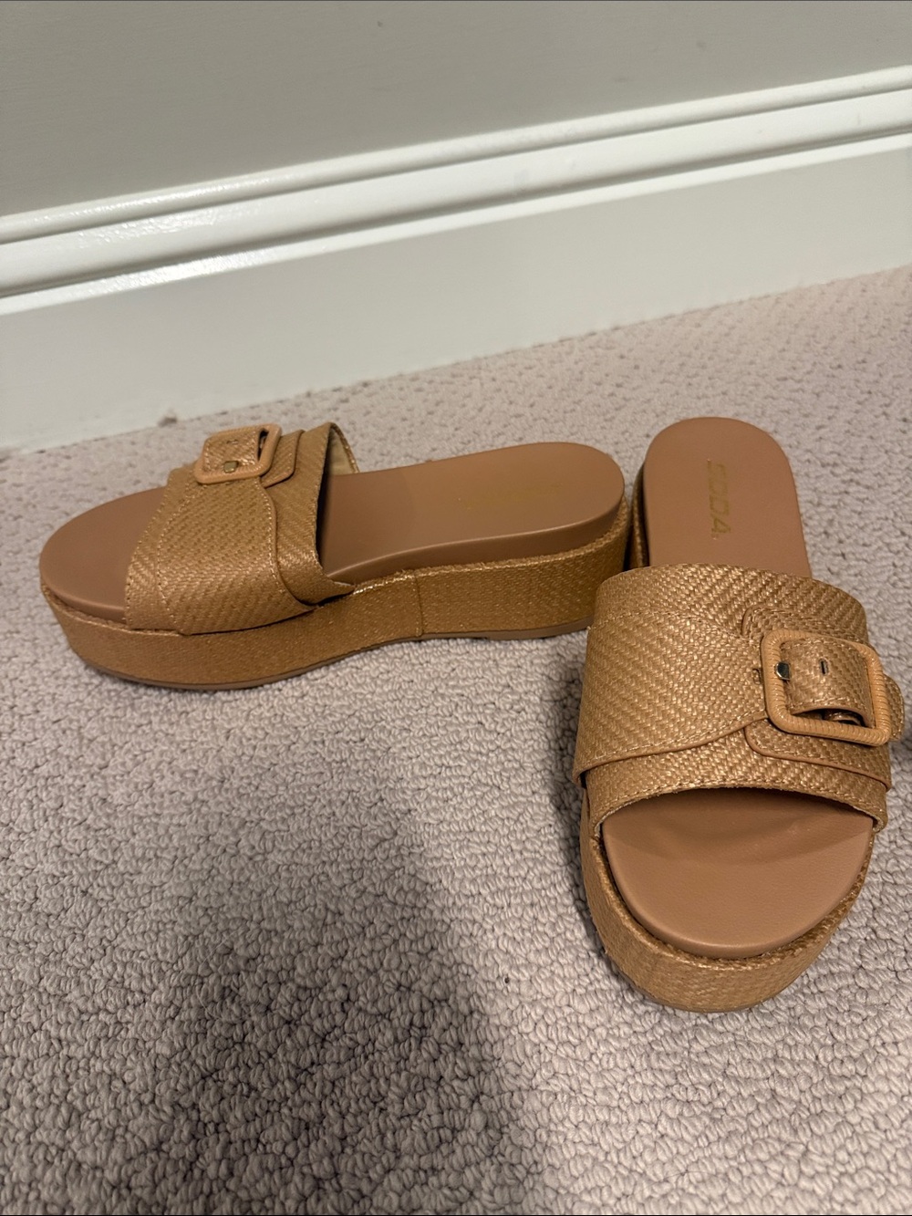Women’s Platform Slide Sandals in Tan